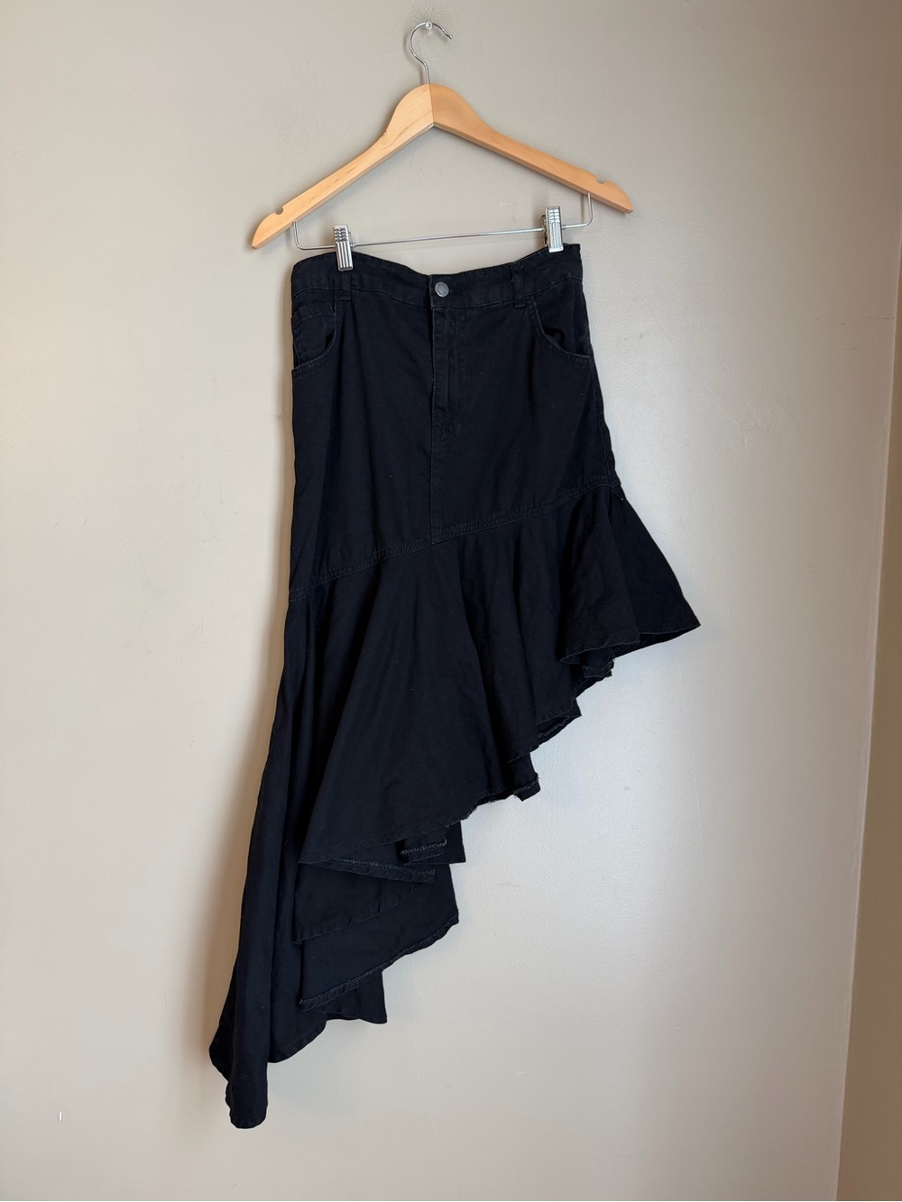 Nasty Gal Black Denim Jean Skirt Asymmetrical Ruffle Festival Western Fall Sz 4